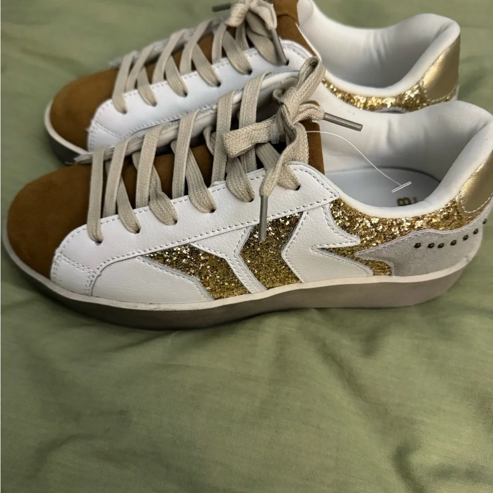 New C.O.B. Culture of Brave Play Gold Glitter Sneakers 8.5 Leather Rhinestone